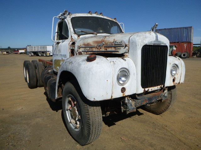 Auction Catalogue :: Truck :: 1962 Mack B Series Cab Chassis